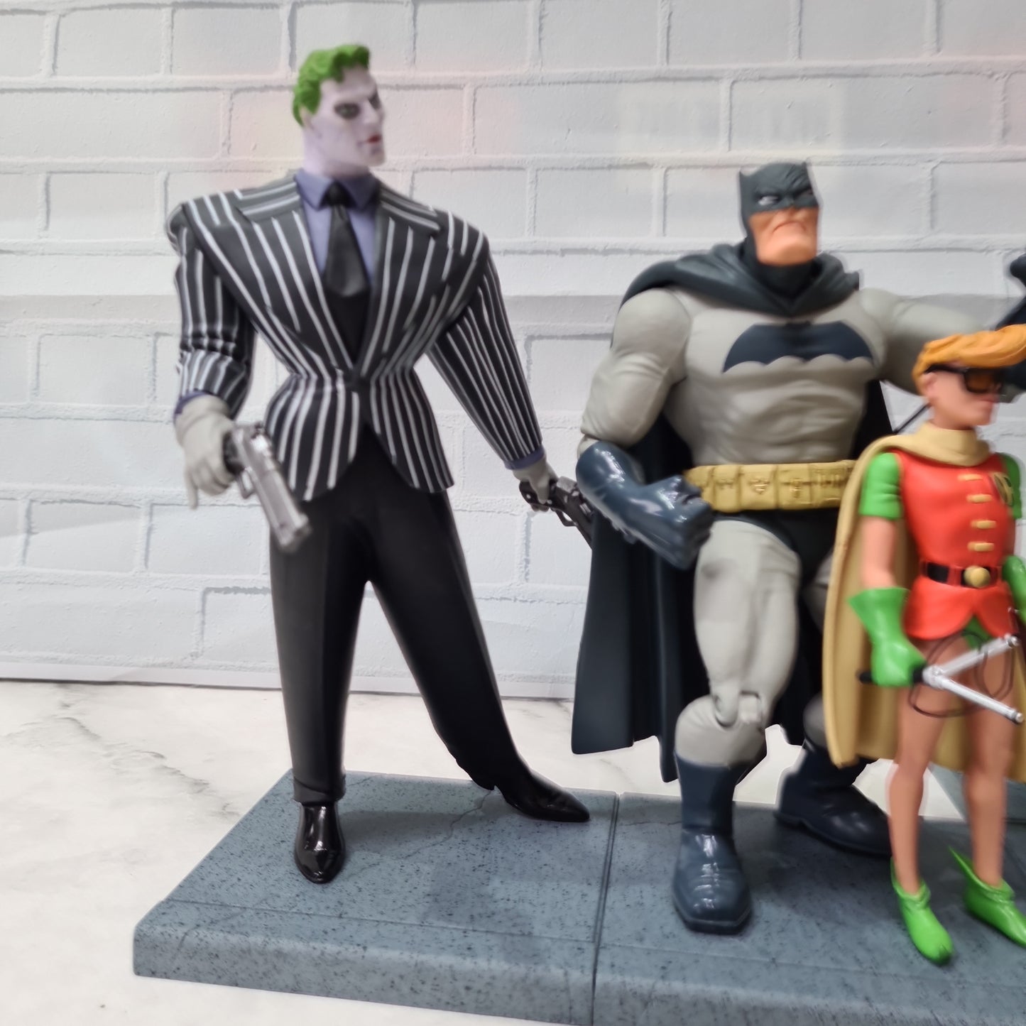 DC Collectibles Batman: The Dark Knight Returns Action Figure Set W10