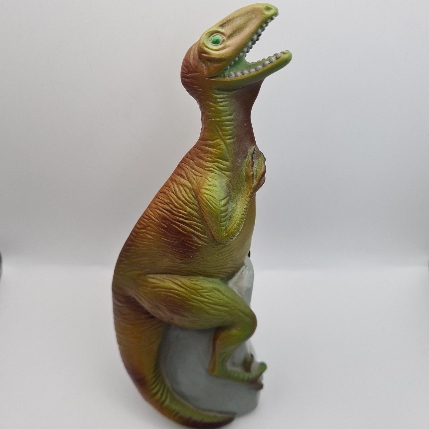 Jurassic Park Velocoraptor Vintage Bath Salts 1992 W11