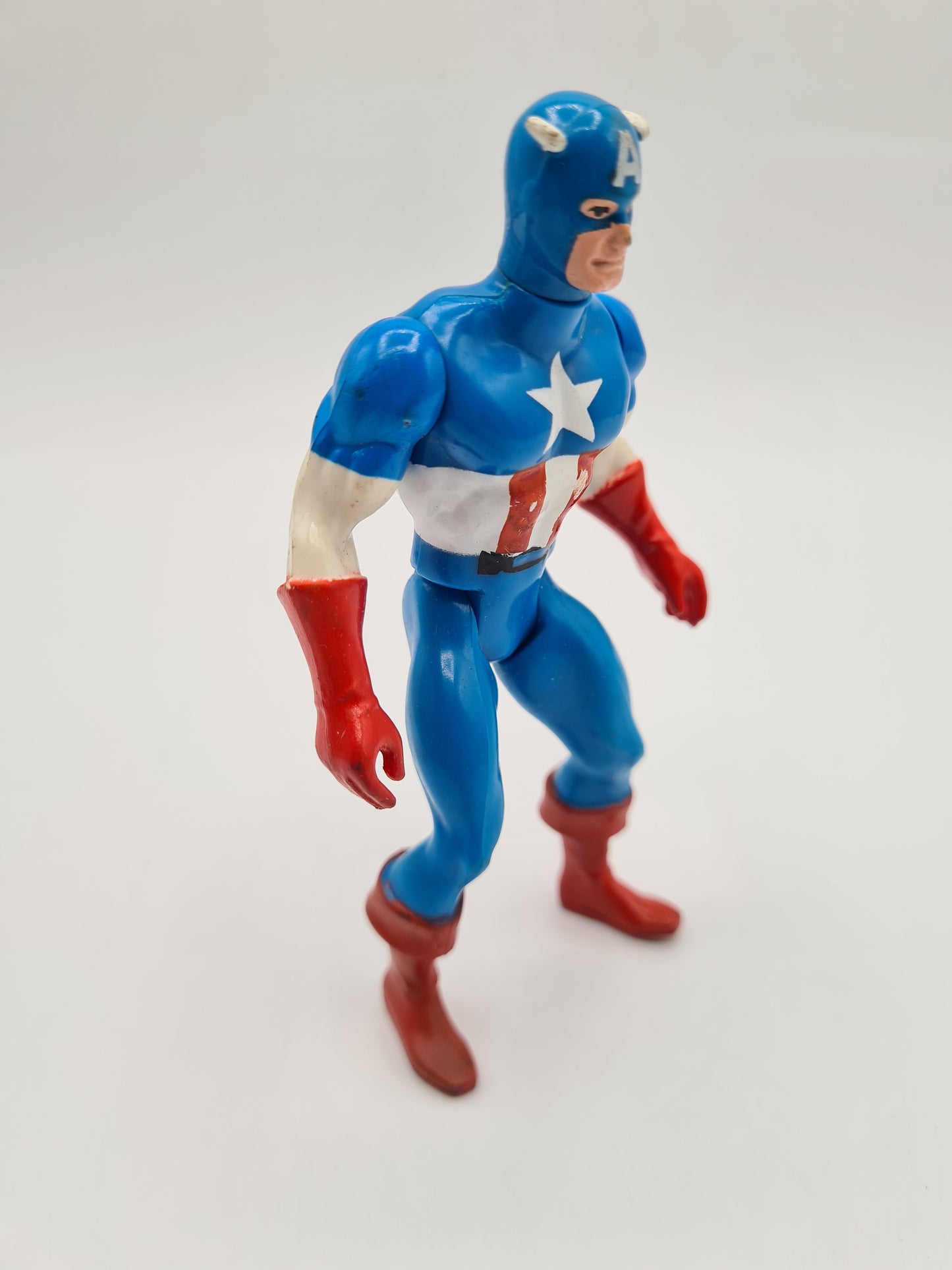 MARVEL SUPER HEROES SECRET WARS CAPTAIN AMERICA FIGURE MATTEL 1984 W4