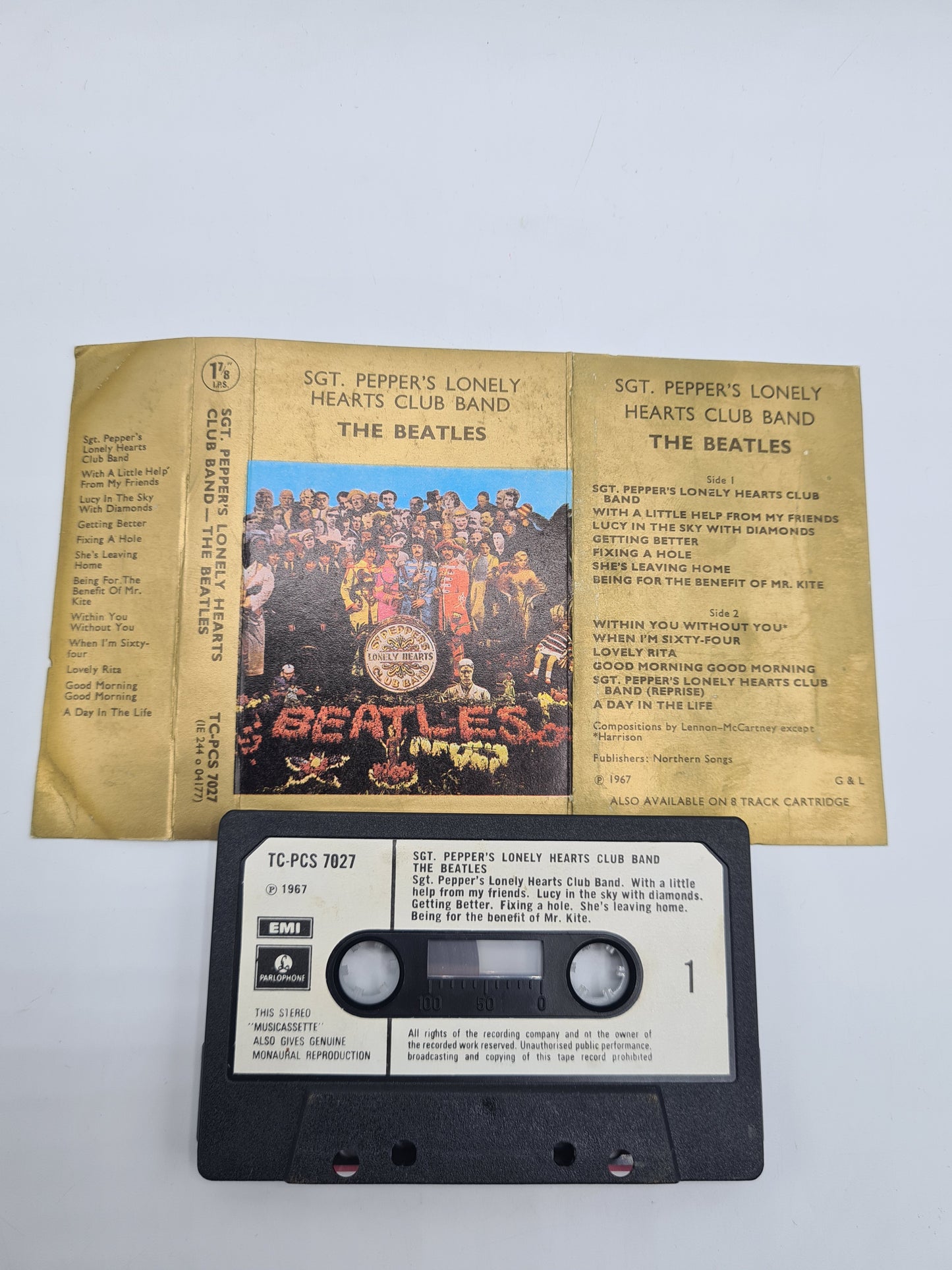 THE BEATLES - SGT. PEPPER'S LONELY HEARTS CLUB BAND CASSETTE TAPE TC-PCS 7027