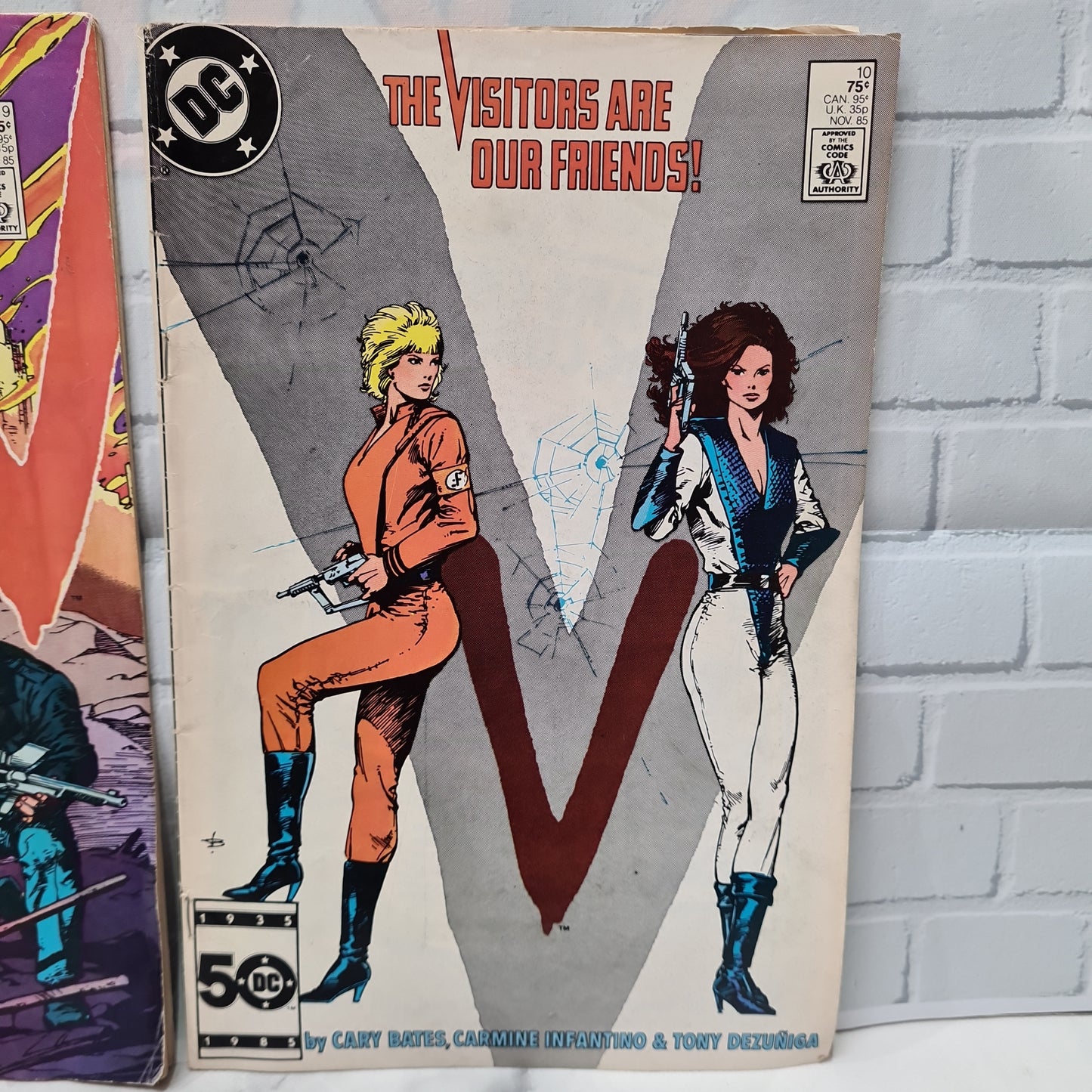V 'Visitors' DC Comic Books