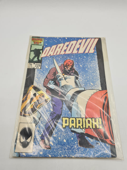 Daredevil Marvel Comic #229 99p