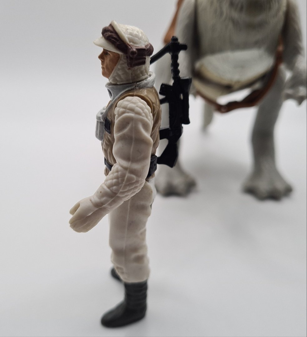Luke Skywalker & Taun Taun Star Wars Action Figures Vintage